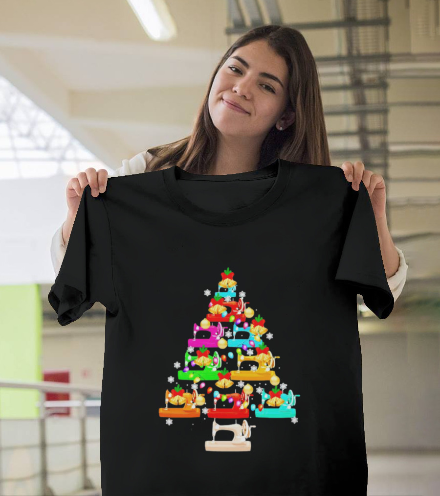 Quilt Sewing Lover Christmas Tree Sewing Machine Festive T-Shirt