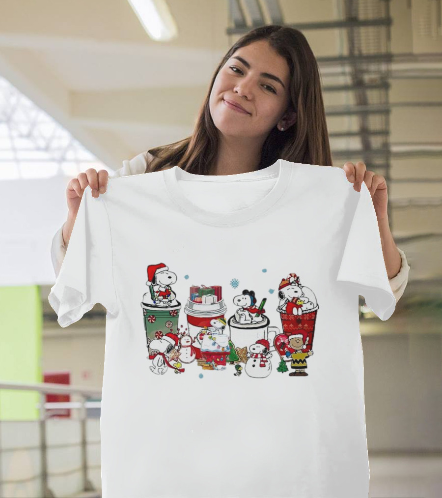 Snoopy and Friends Christmas Coffee Cups Scene Peanuts Holiday T-Shirt