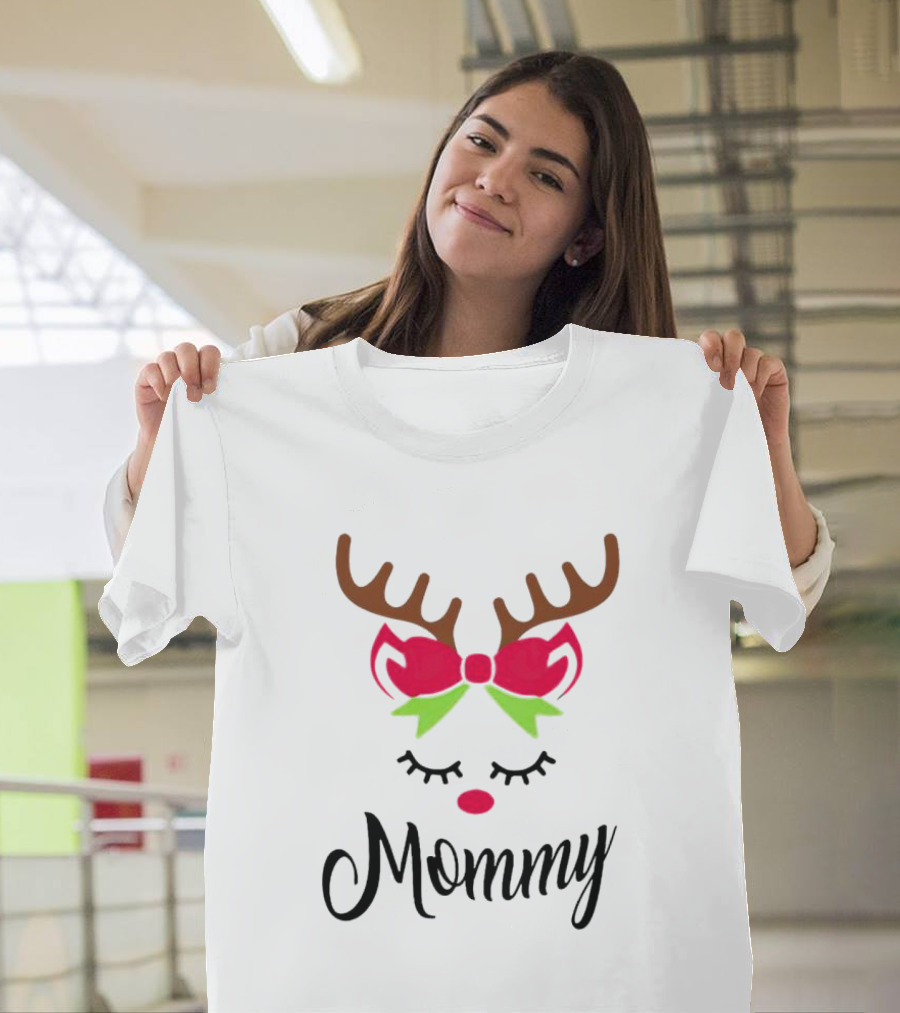 Mommy Reindeer Antlers Christmas Bow T-Shirt