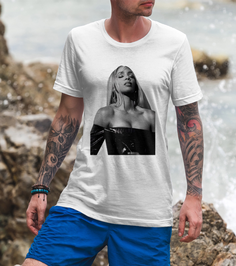 Kelly Rowland Krew Iconic Black And White Fashion Pose T-Shirt