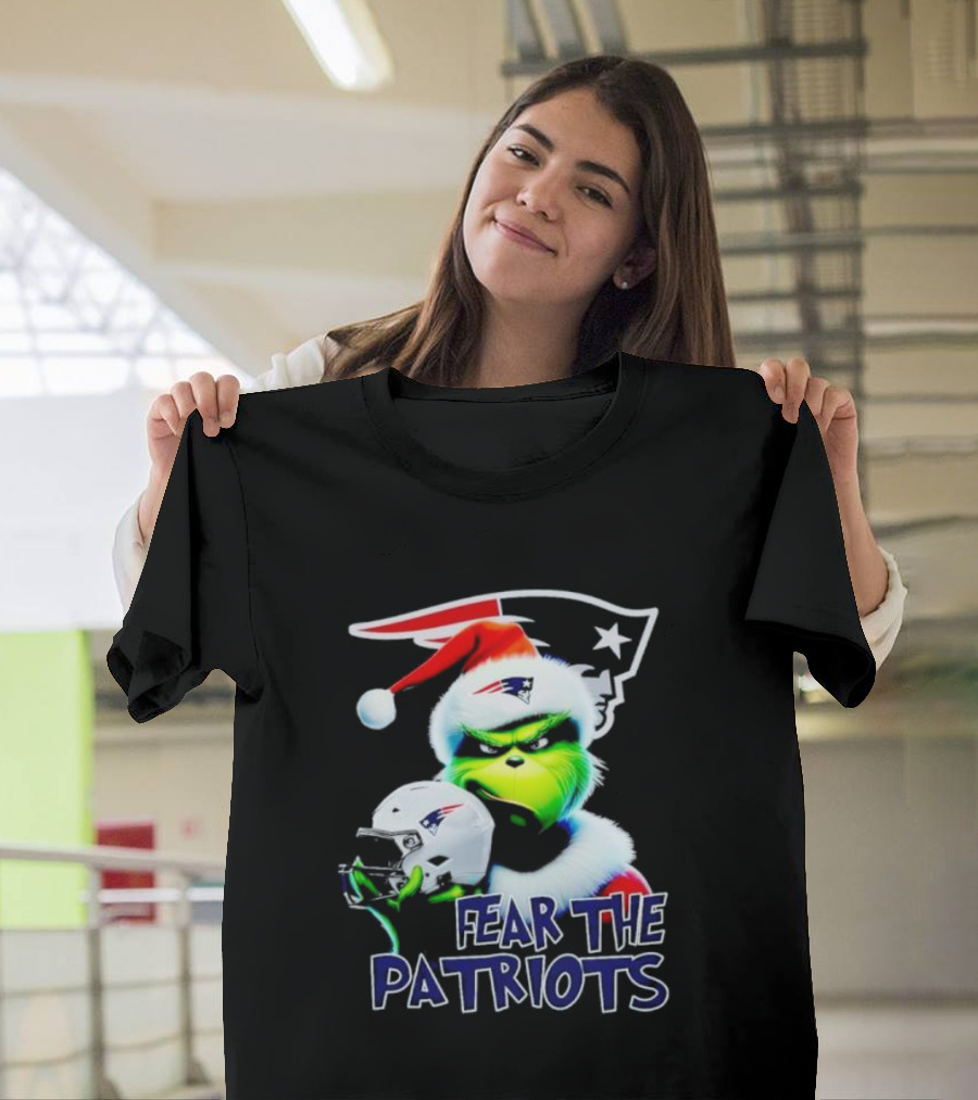 Fear the Patriots Santa Grinch New England NFL T-Shirt