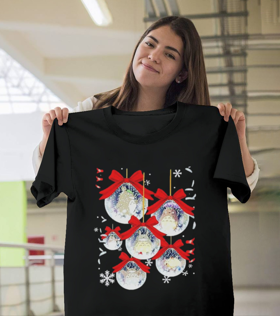 Totoro Chibi Christmas Ornaments With Snowflakes And Red Bows T-Shirt