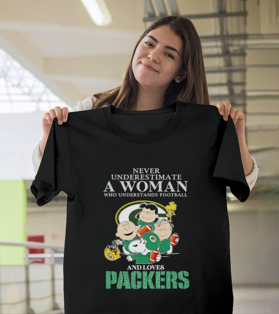 Never Underestimate A Woman Who Understands Football And Loves Packers Featuring Peanuts Characters T-Shirt