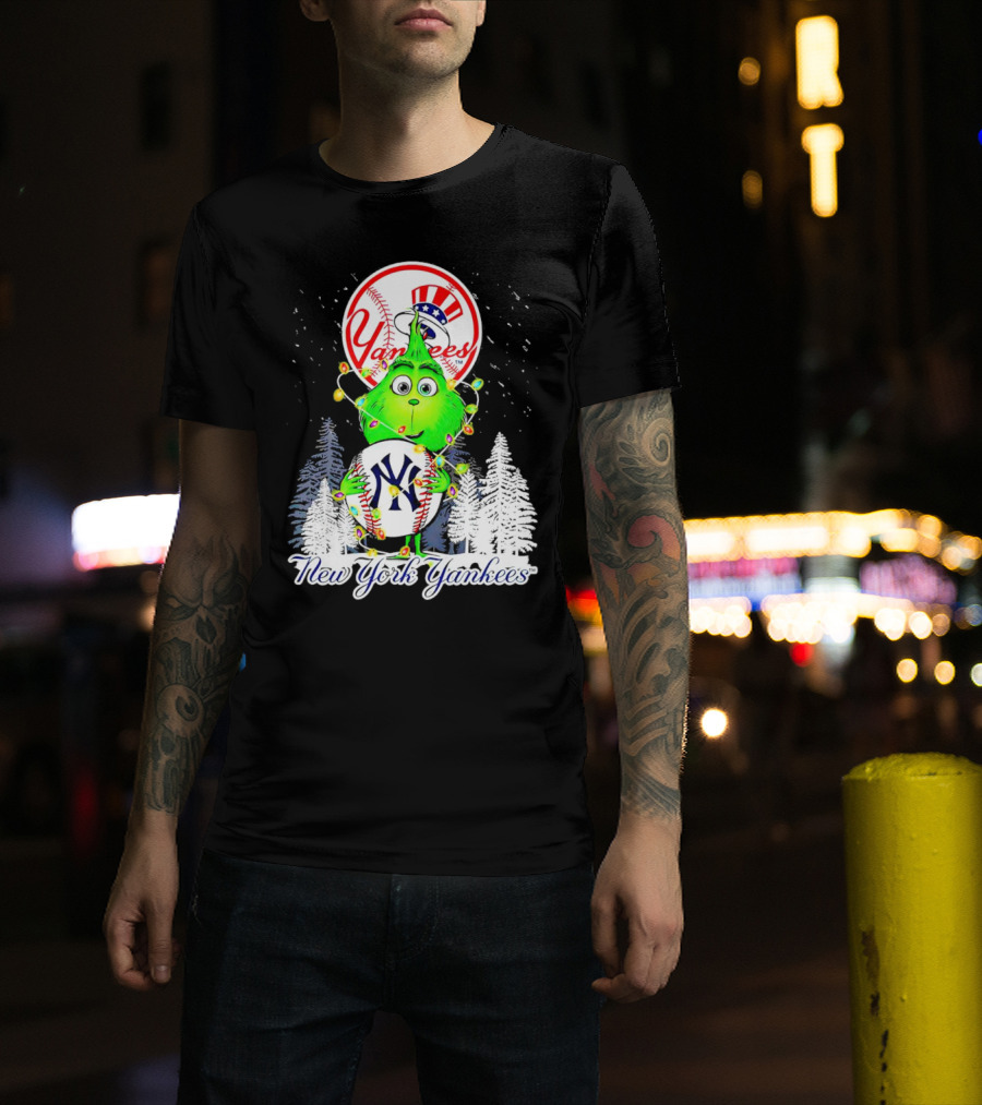 New York Yankees Grinch Christmas Hug With Baseball And Trees T-Shirt
