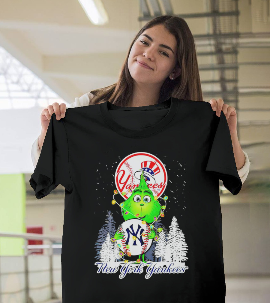 New York Yankees Grinch Christmas Hug With Baseball And Trees T-Shirt