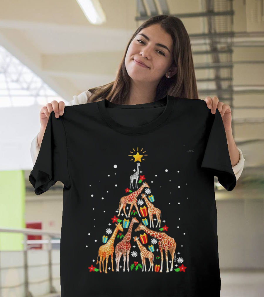 Giraffe Christmas Tree Star Presents Snowflakes T-Shirt