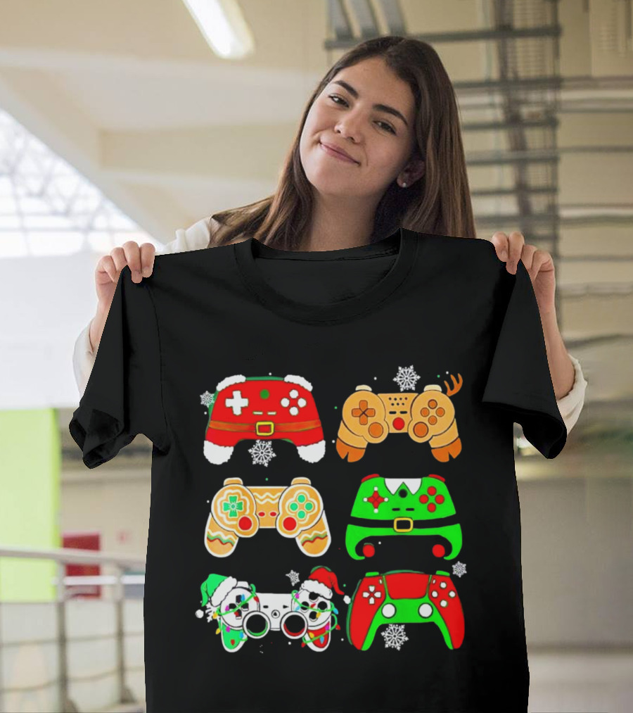 Santa Elf Gaming Controllers Christmas Gamer Holiday T-Shirt