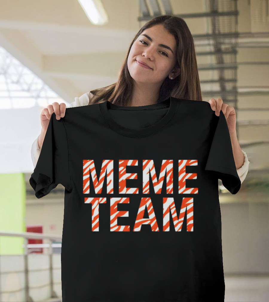 MEME TEAM Red and White Zebra Print T-Shirt