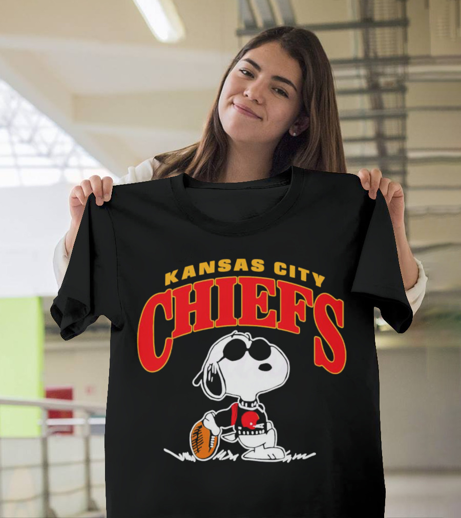Snoopy Kansas City Chiefs Football T-Shirt