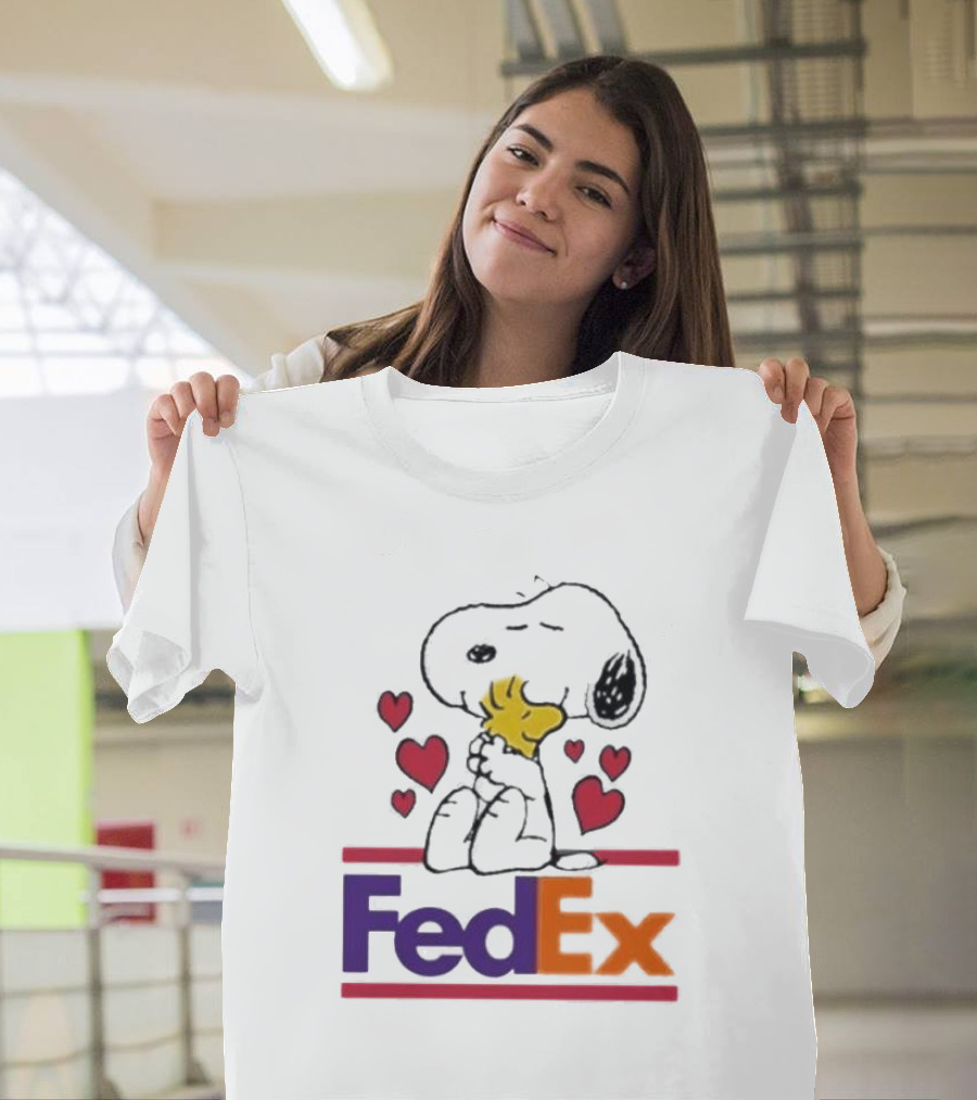 Snoopy Woodstock Hugs Hearts FedEx T-Shirt