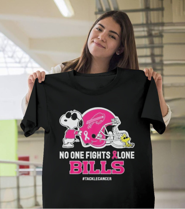 Snoopy And Woodstock No One Fights Alone Buffalo Bills #TackleCancer T-Shirt