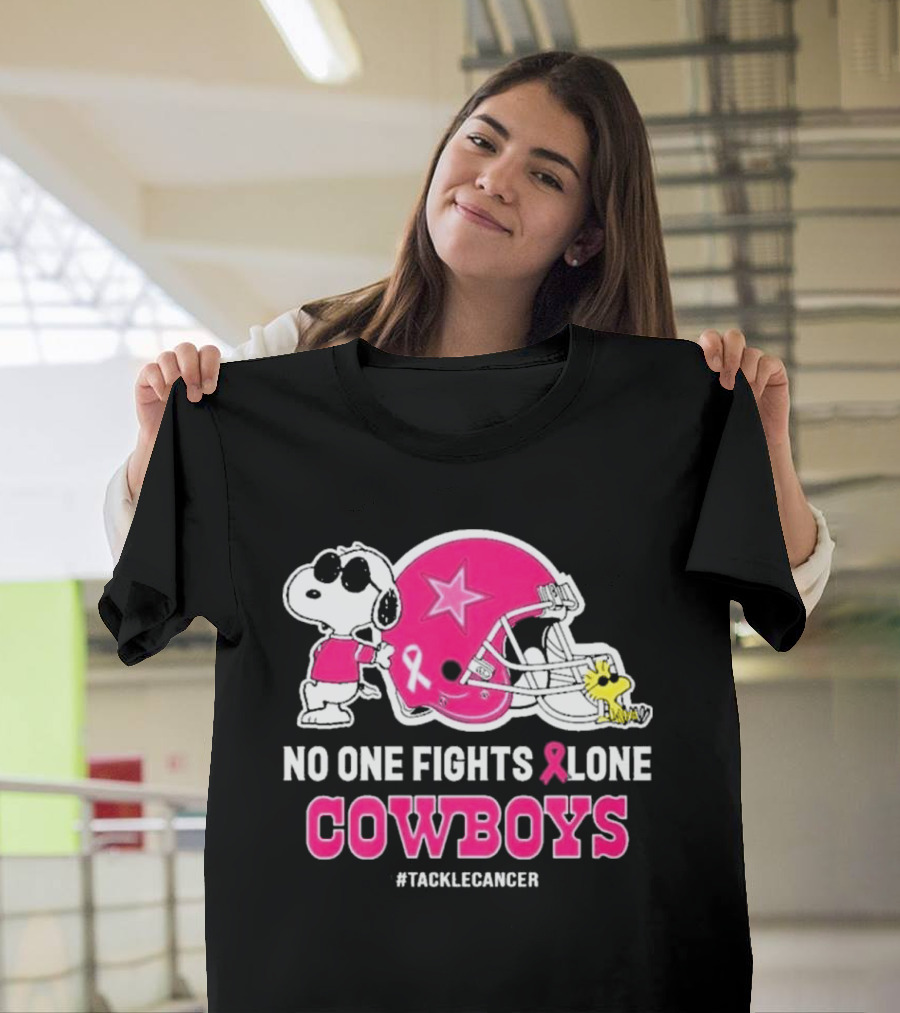 Snoopy And Woodstock No One Fights Alone Cowboys #TackleCancer T-Shirt