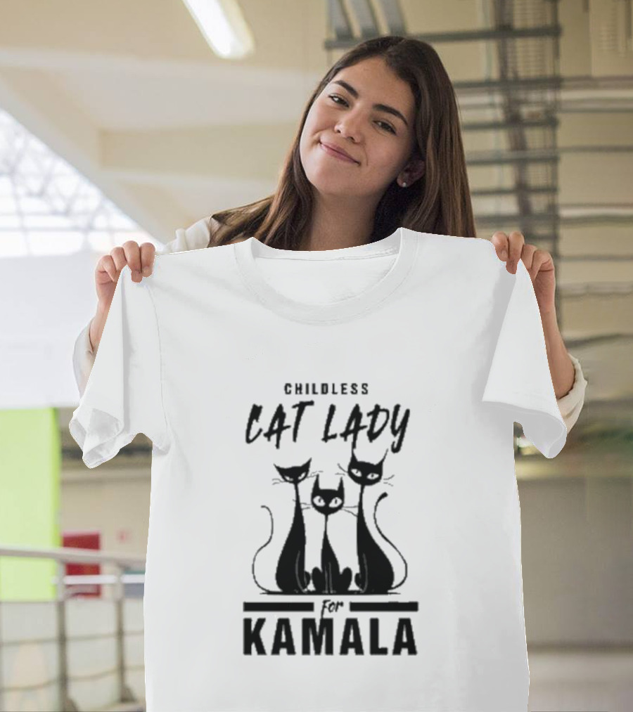Childless Cat Lady for Kamala 2024 President Ladies with Three Cats T-Shirt