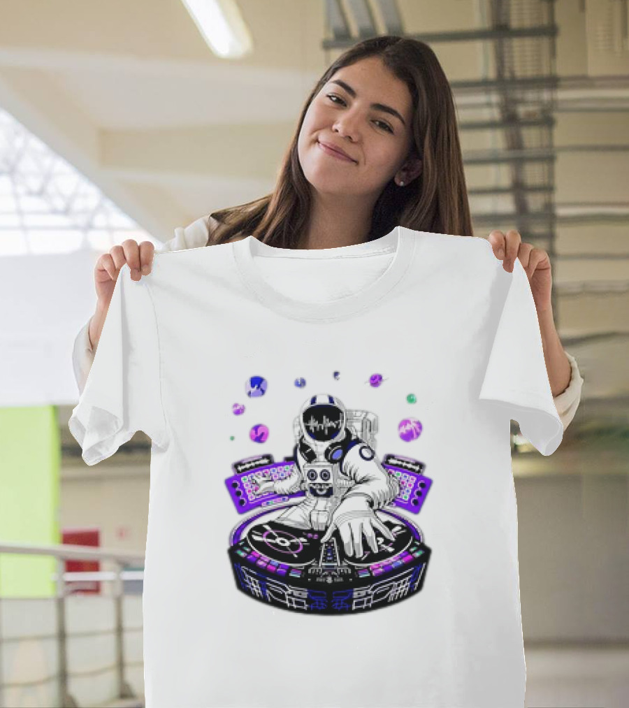 Astronaut Psychedelic DJ Psytrance Techno EDM Festival Space Music Bubbles T-Shirt