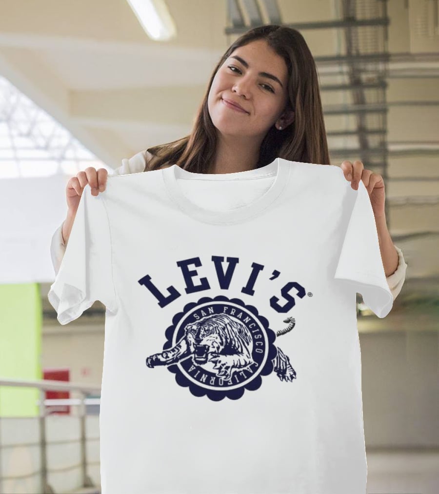 LEVI'S San Francisco California Tiger Badge T-Shirt