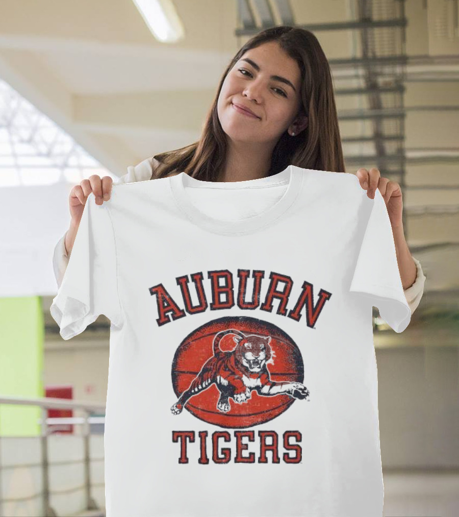 Auburn Tigers Vintage Basketball Tiger Ball T-Shirt