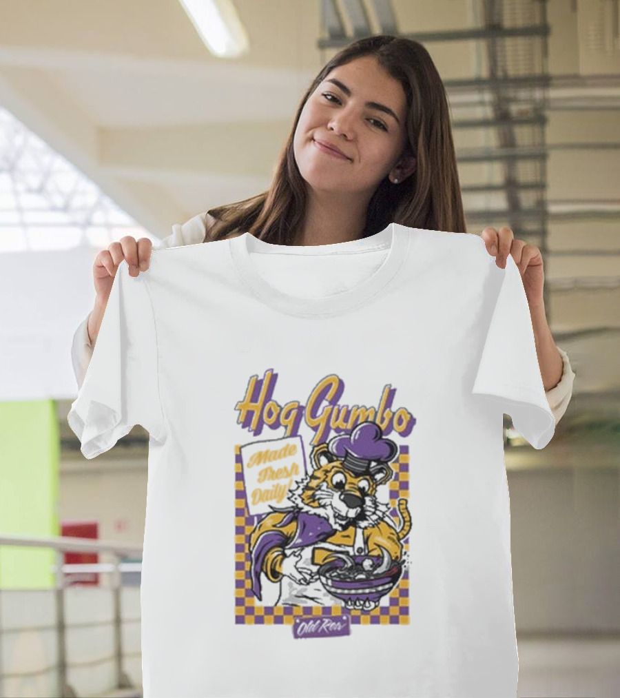 Old Row Hog Gumbo Made Fresh Daily Tiger Chef Purple Gold Checkered T-Shirt