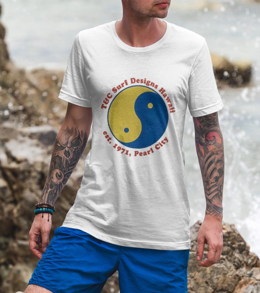 T&C Surf Designs Hawaii Est 1971 Pearl City Yin Yang T-Shirt