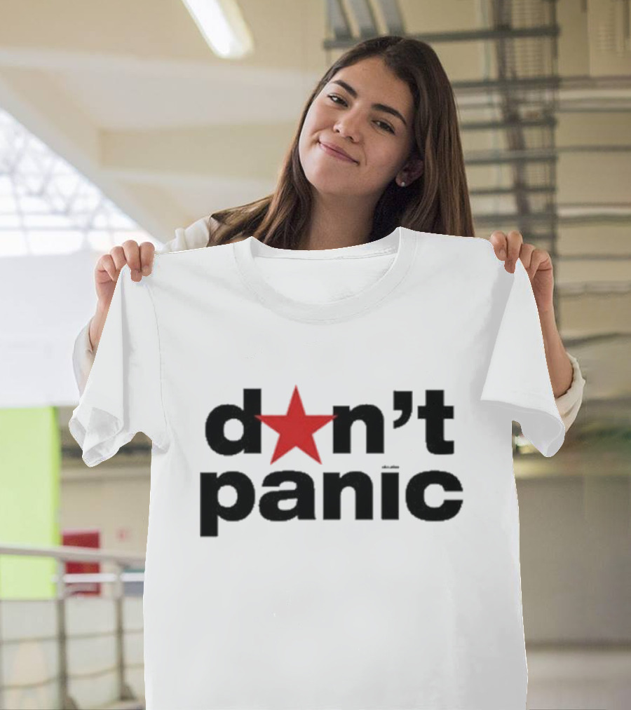 Lauren Sanderson Don't Panic Red Star Icon Text T-Shirt