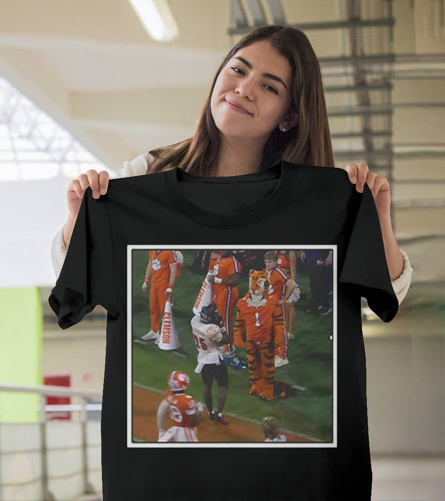 Clemson Tigers Mascot And Louisville Cardinals Player On Sideline T-Shirt
