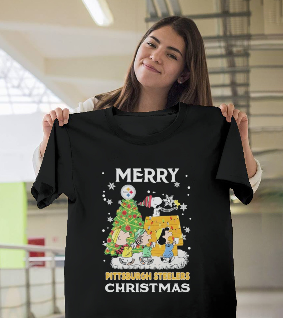 Merry Pittsburgh Steelers Christmas Peanuts Snoopy Holiday T-Shirt