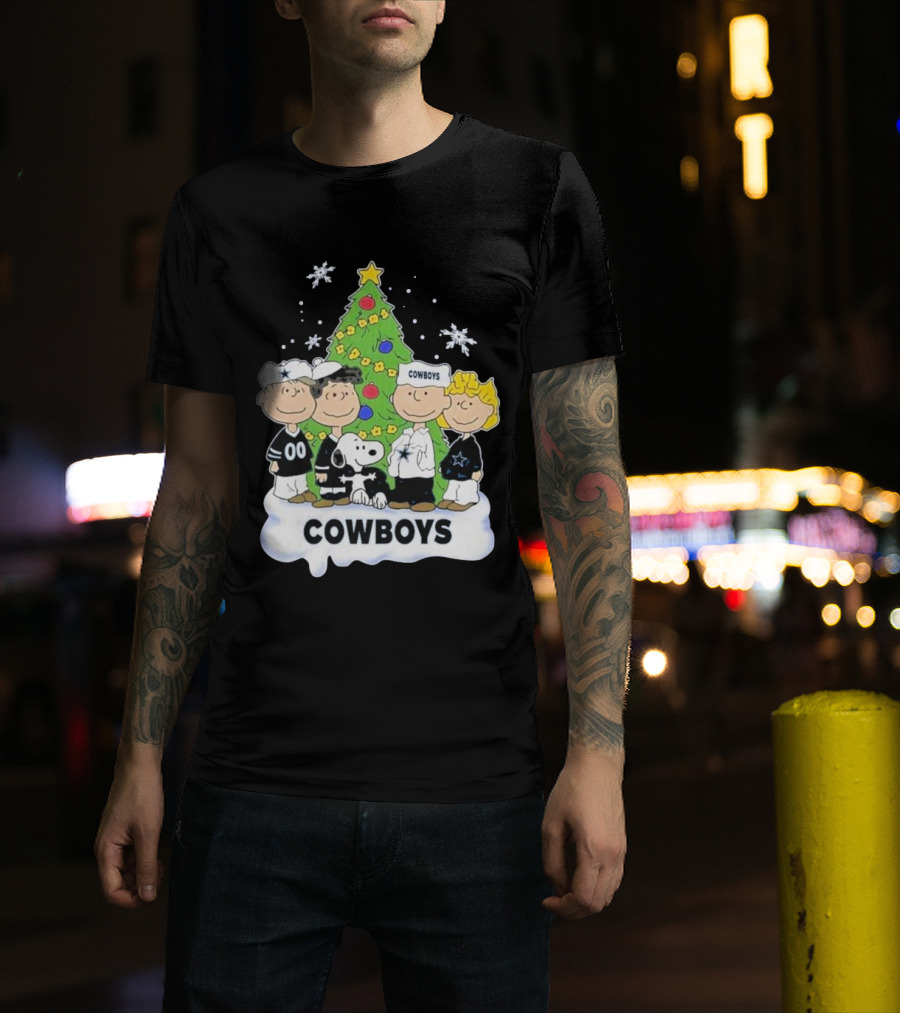 Cowboys Christmas With Snoopy And Peanuts Friends Holiday Tree T-Shirt