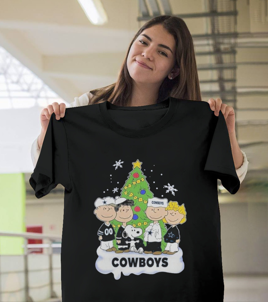 Cowboys Christmas With Snoopy And Peanuts Friends Holiday Tree T-Shirt
