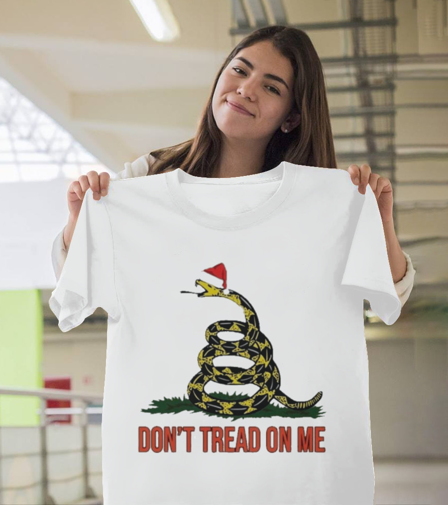 Don’t Tread On Me Christmas Santa Hat Gadsden Flag T-Shirt