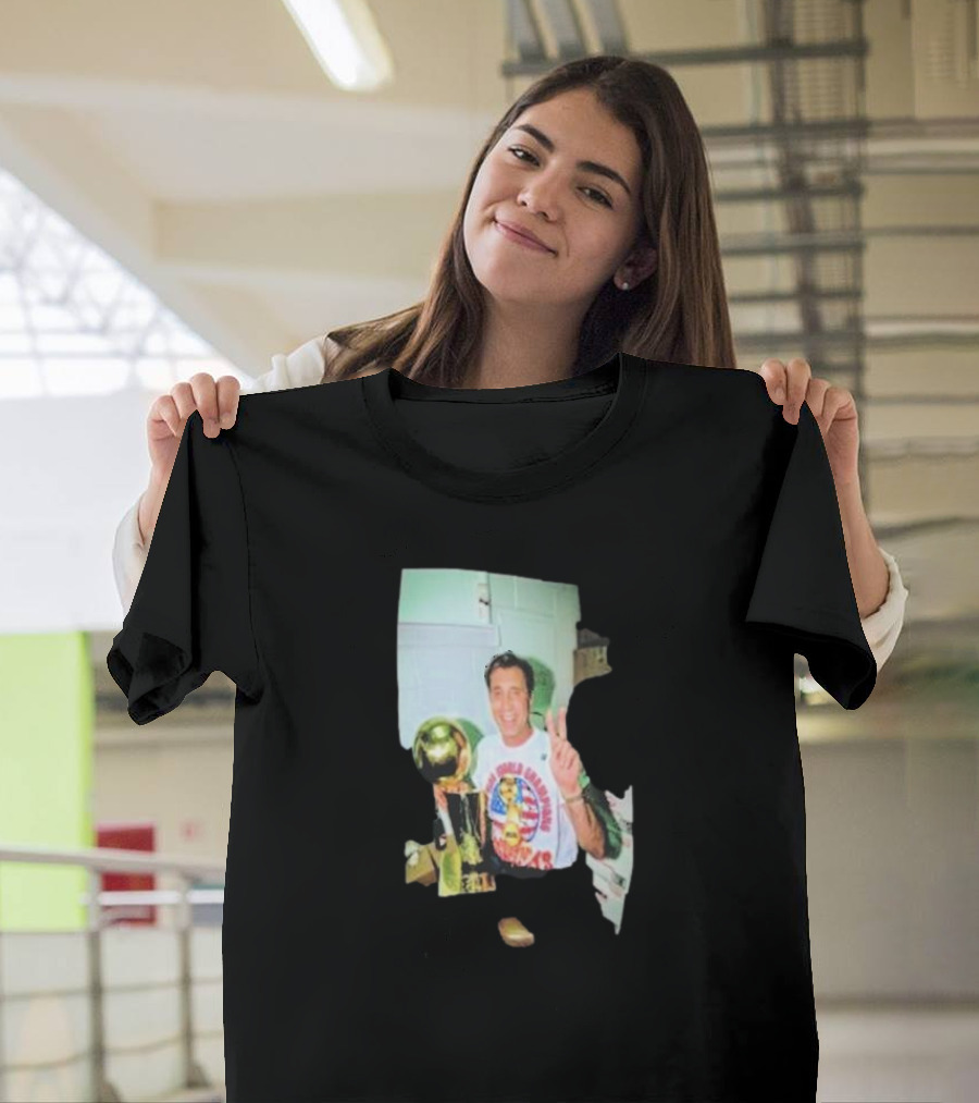 Houston Rockets Championship Rudy Tomjanovich Holding Trophy Summit Collection T-Shirt