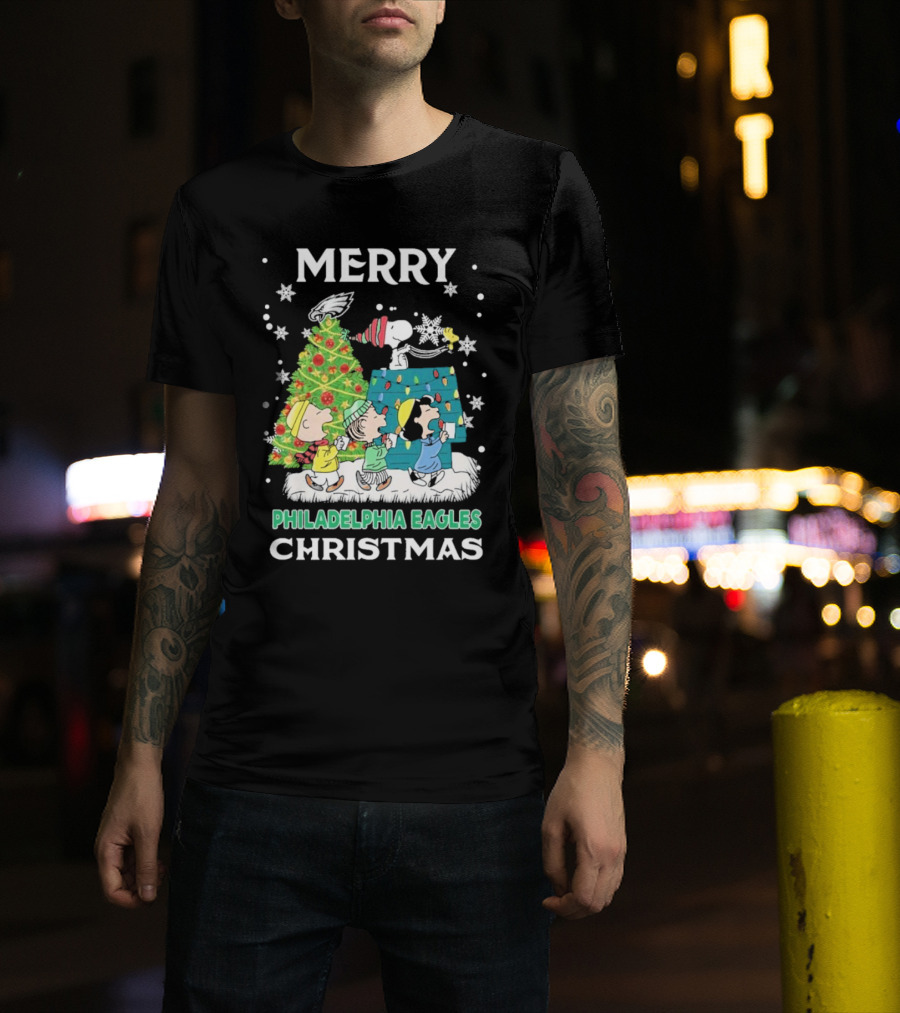 Merry Philadelphia Eagles Christmas Charlie Brown Snoopy Woodstock T-Shirt