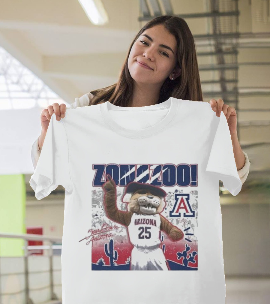 Arizona Wildcats Zona Zoo Wilbur Mascot Desert Scene T-Shirt