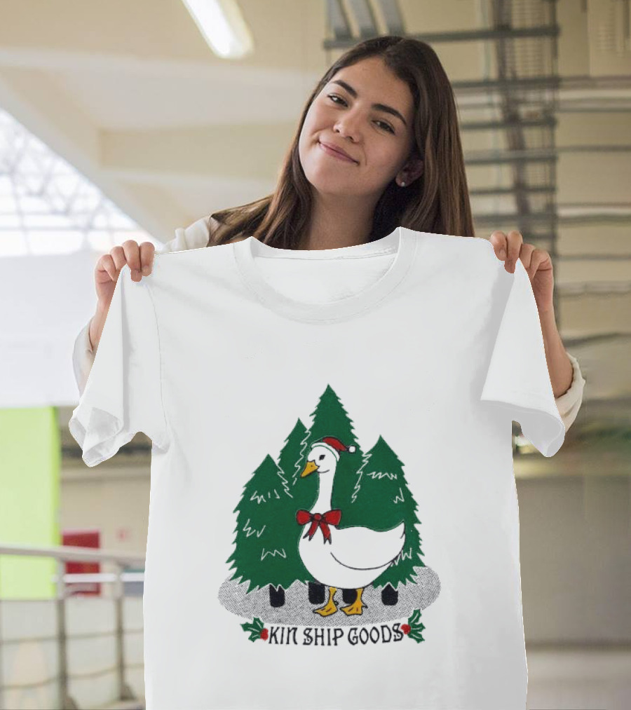 Kin Ship Goods Santa Claus Duck Christmas Trees Merry Christmas T-Shirt