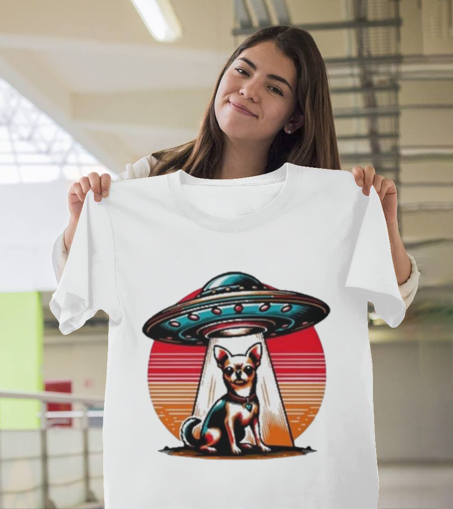UFO Chihuahua Funny Alien Encounter Retro Sunset T-Shirt