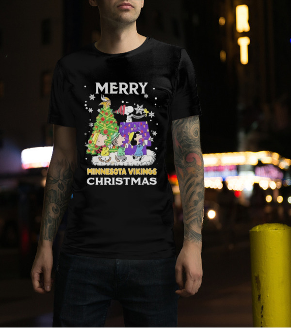 Merry Christmas Minnesota Vikings Snoopy Peanuts Holiday T-Shirt