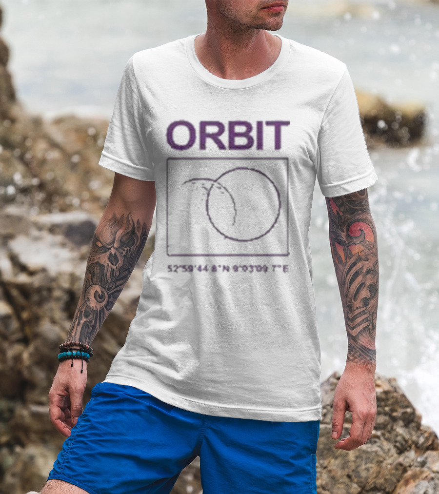 Orbitmusic Moon Orbit Coordinates 52°59'44.8N 9°03'09.7E T-Shirt