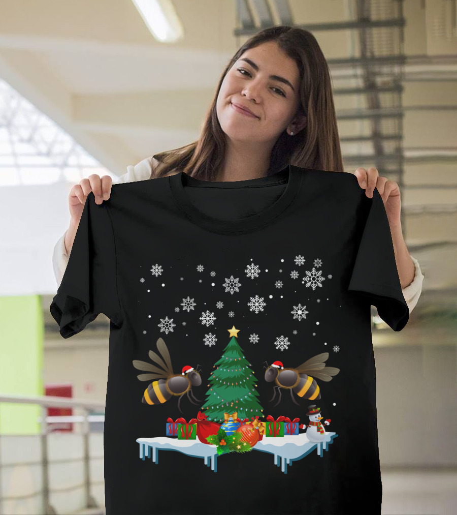Bee Merry Christmas Tree Snowflakes Holiday Bees Santa Hats T-Shirt