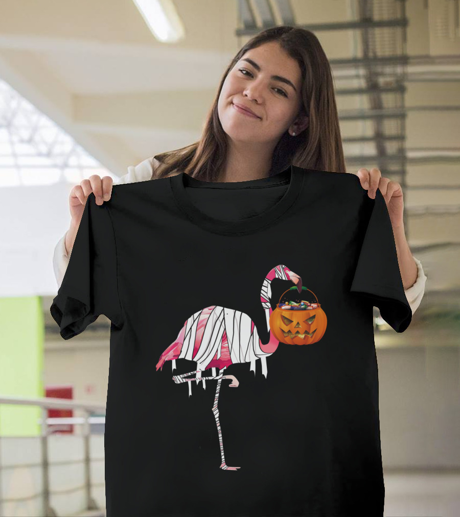 Halloween Pumpkin Mummy Flamingo Holding Candy Jack-o'-Lantern T-Shirt
