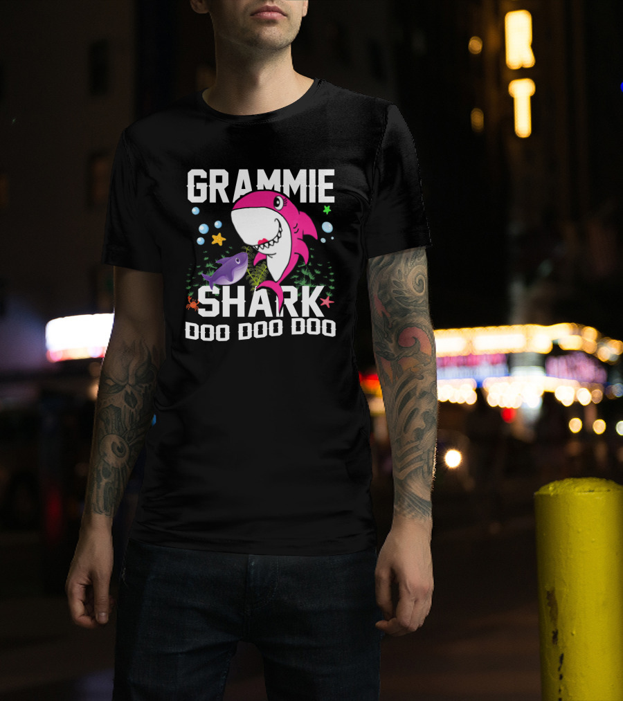 Grammie Shark Doo Doo Doo Mother Gramma Halloween Christmas T-Shirt