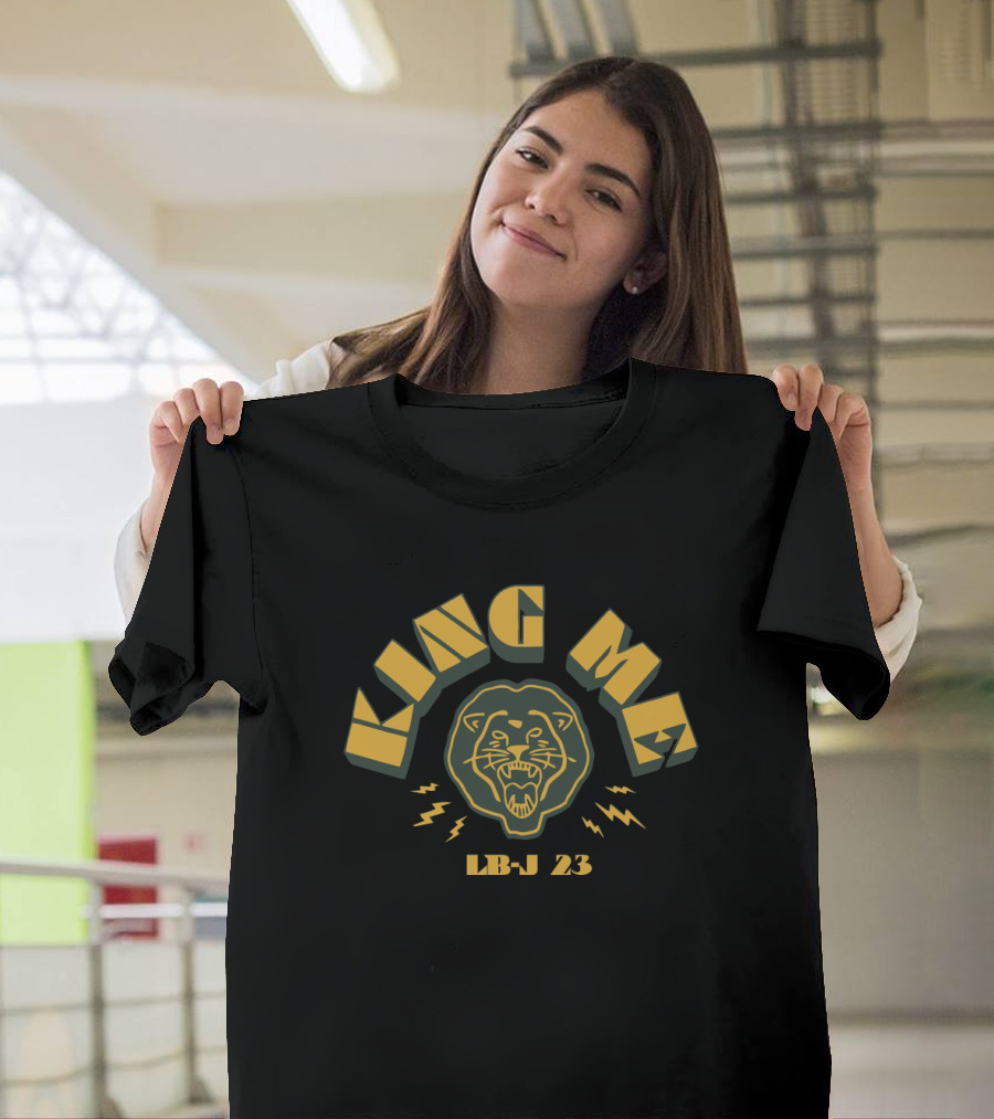 King Me LB-J 23 Iconic Panther T-Shirt