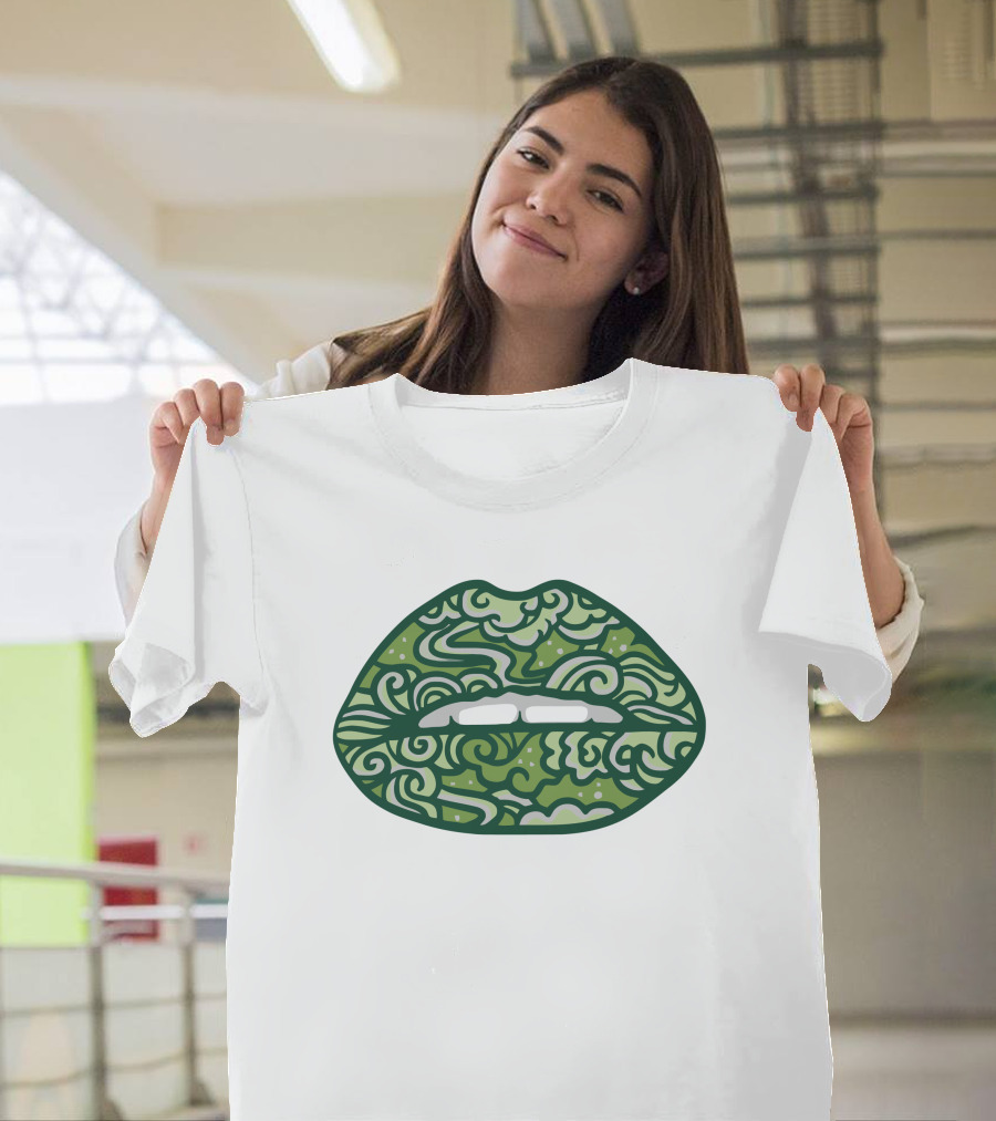 LXS TV Paisley Lips Green T-Shirt