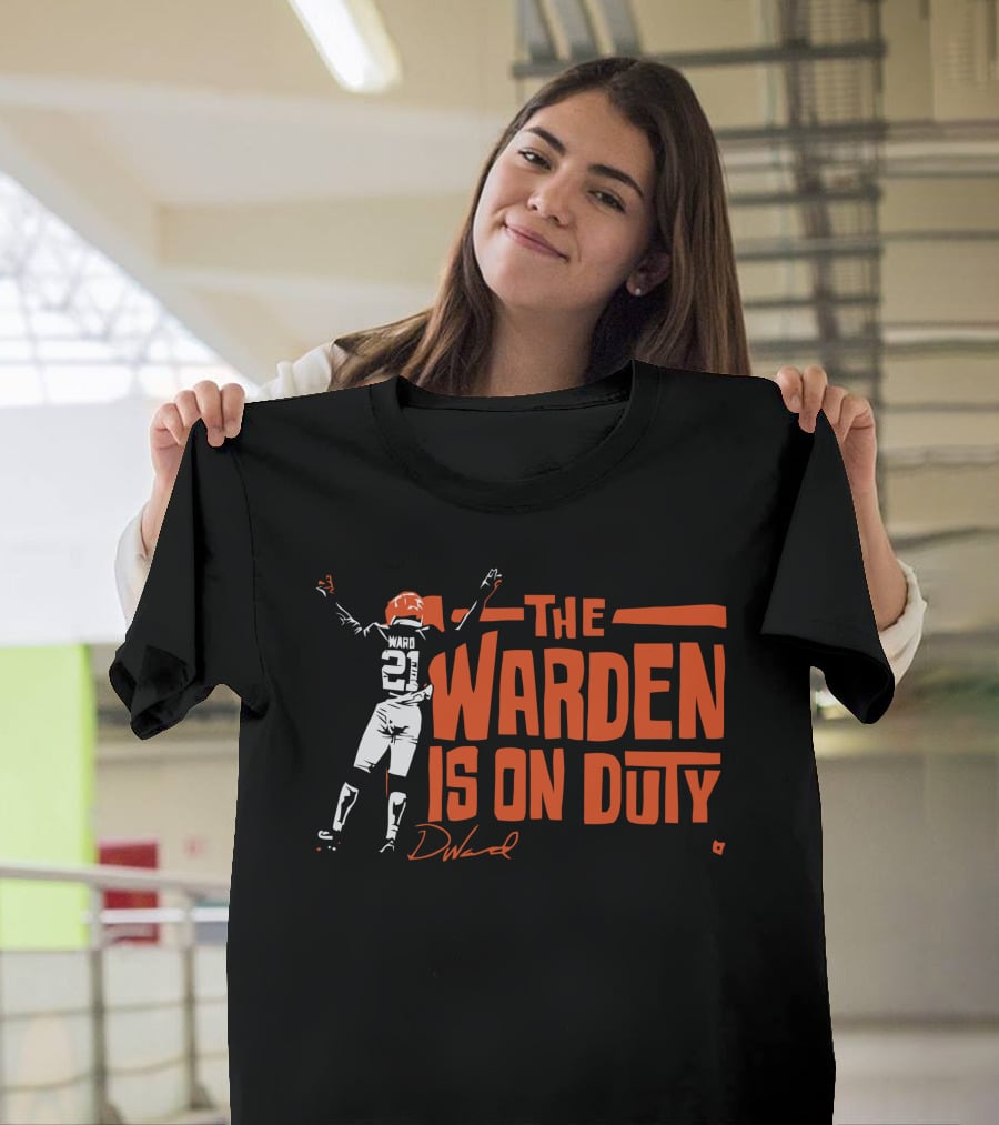 The Warden Denzel Ward Is On Duty 21 Signature Football T-Shirt