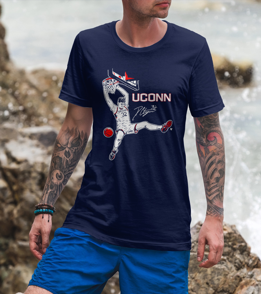 UConn Basketball Donovan Clingan Slam Dunk Signature 32 T-Shirt