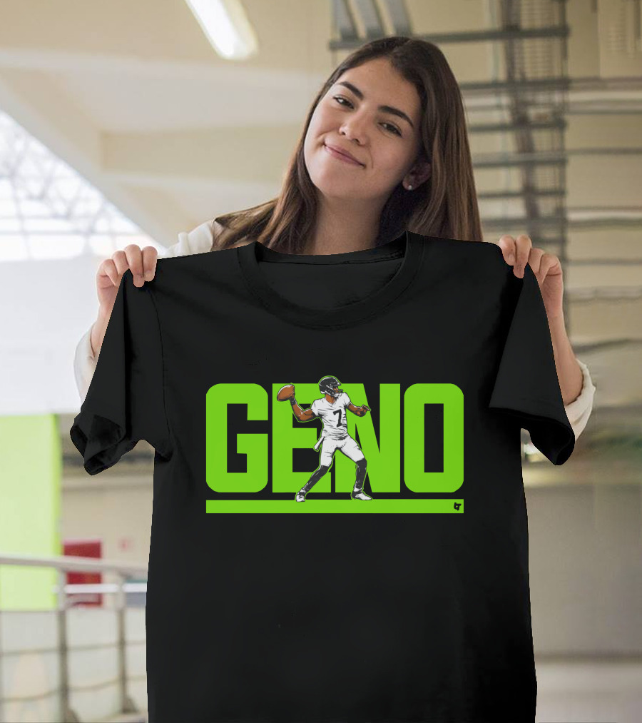 Geno Smith Football Player Throwing Quarterback Action T-Shirt