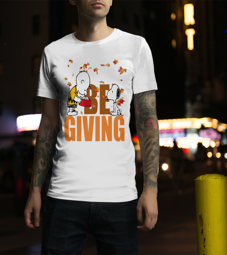 Charlie Brown And Snoopy Be Giving Thanksgiving Day Leaves T-Shirt