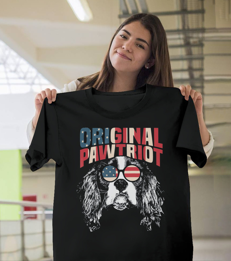 Original Pawtriot Cavalier King Charles Spaniel USA Flag Sunglasses T-Shirt