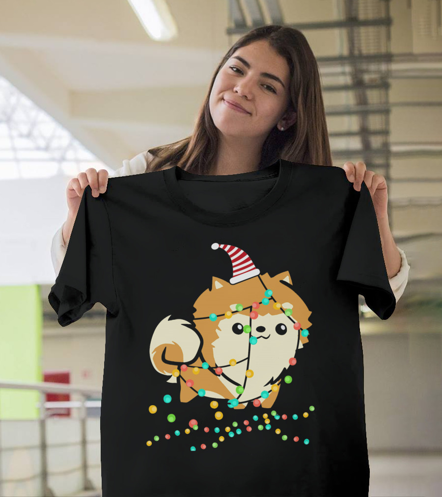 Christmas Lights Pomeranian Santa Hat T-Shirt