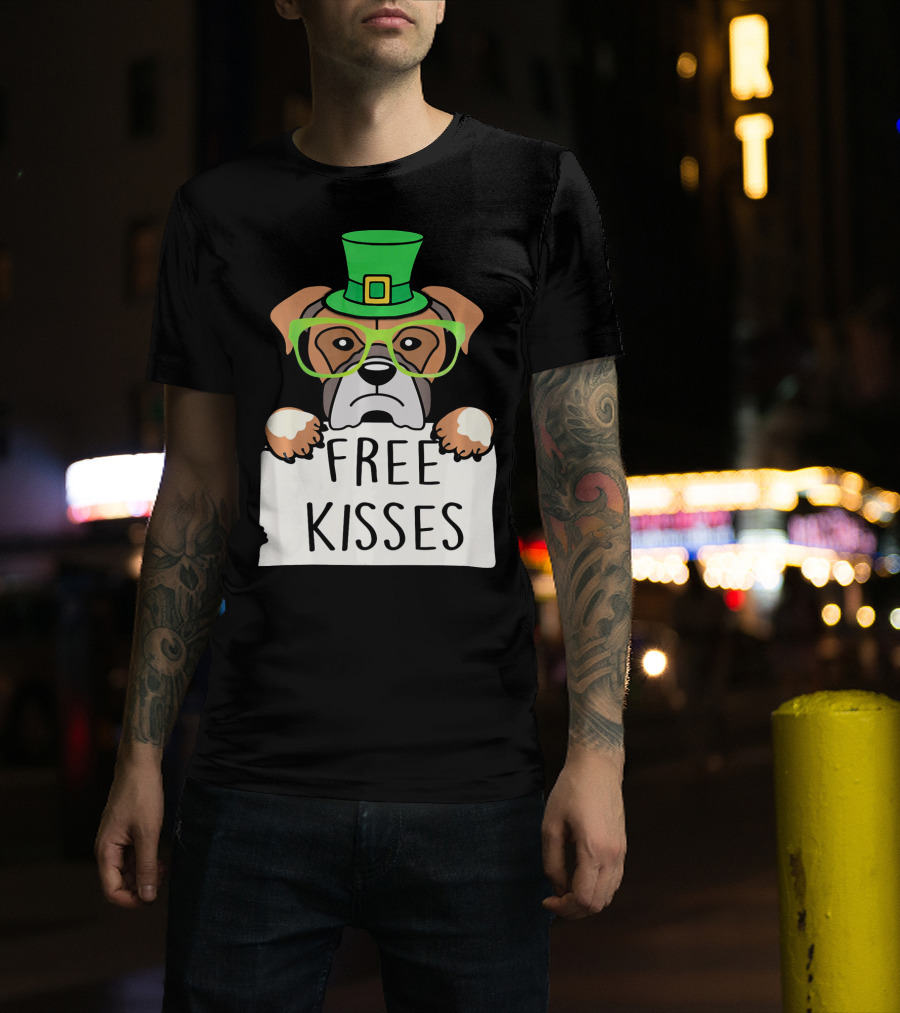 Free Kisses Boxer Dog Leprechaun St Patrick Hat Green Glasses T-Shirt
