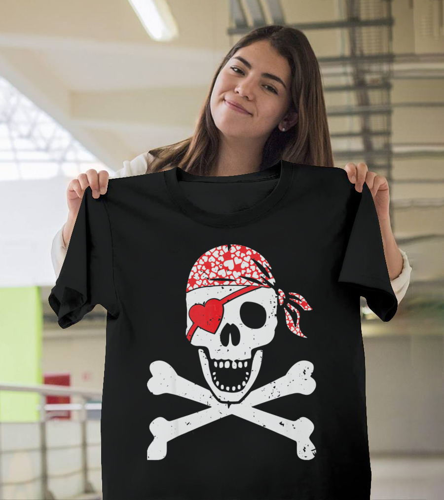 Pirate Skull and Crossbones Heart Bandana Eye Patch Flag Va T-Shirt