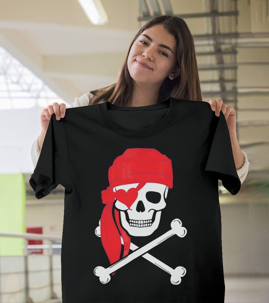 Pirate Skull And Cross Bones Heart Eyepatch Valentines T-Shirt
