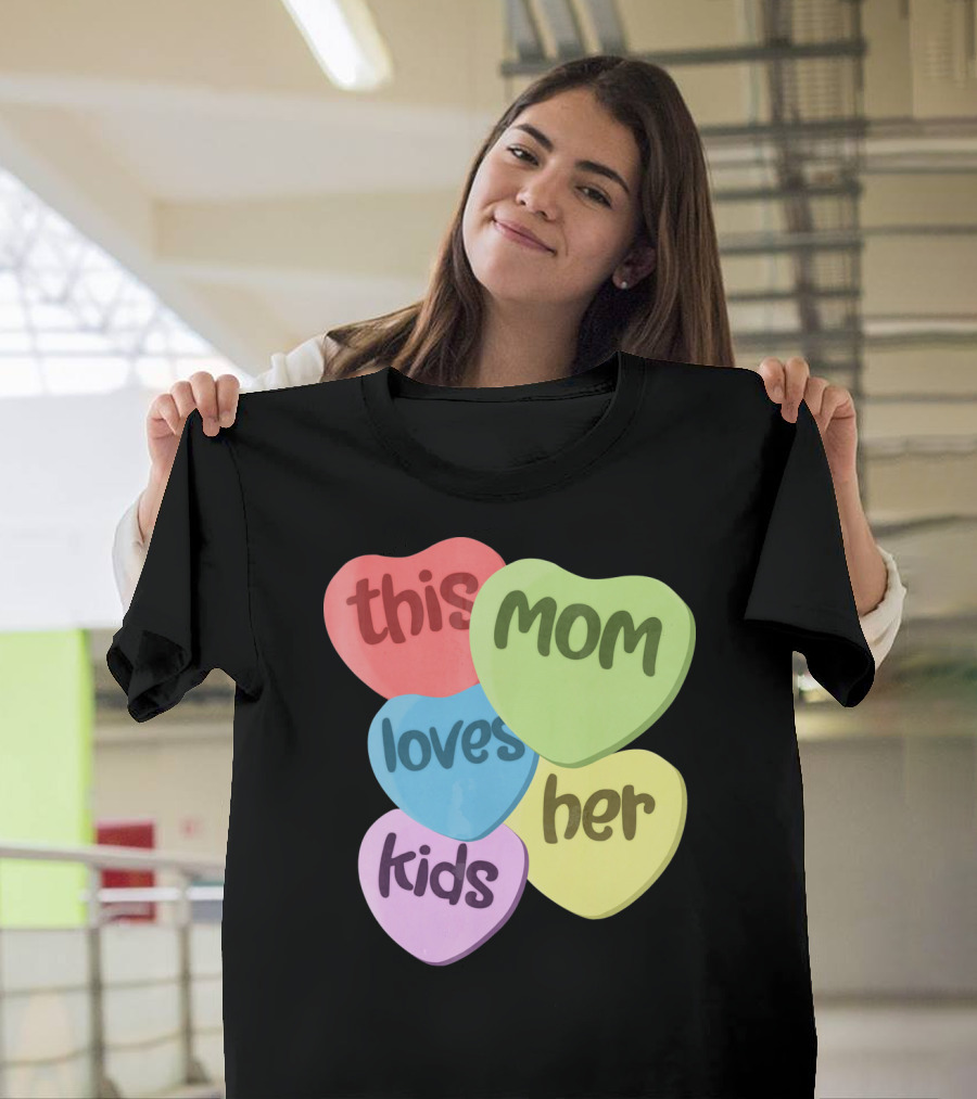 This Mom Loves Her Kids Valentines T-Shirt